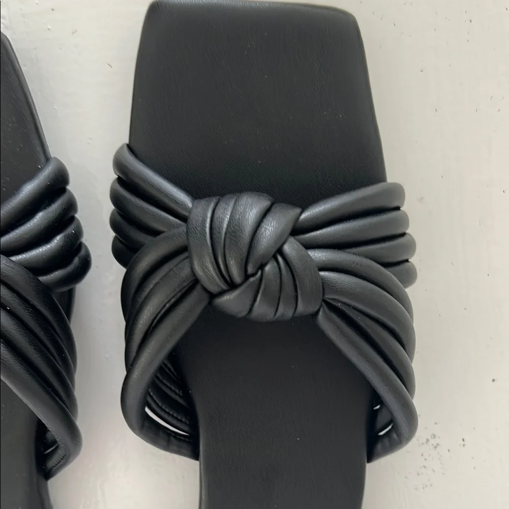 Black Women's Sandals size 11, brand new never worn, comfortable square toe - Picture 5 of 6